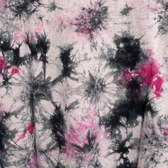 Men's - GUESS Black & Pink Tie-Dye Mushrooms T-Shirt - Size L - Picture 3 of 11